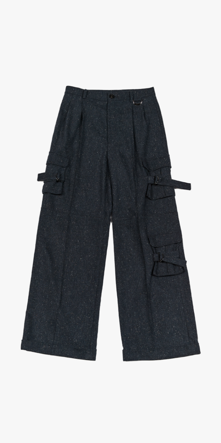Turn-up cargo trousers