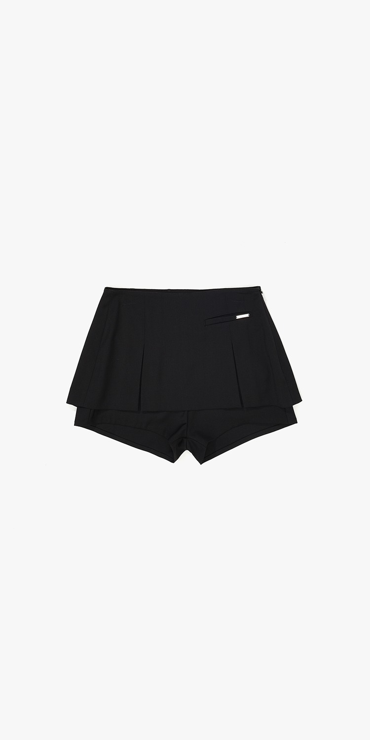[Celeb&#039;s pick] Low-rise mini skirt pants